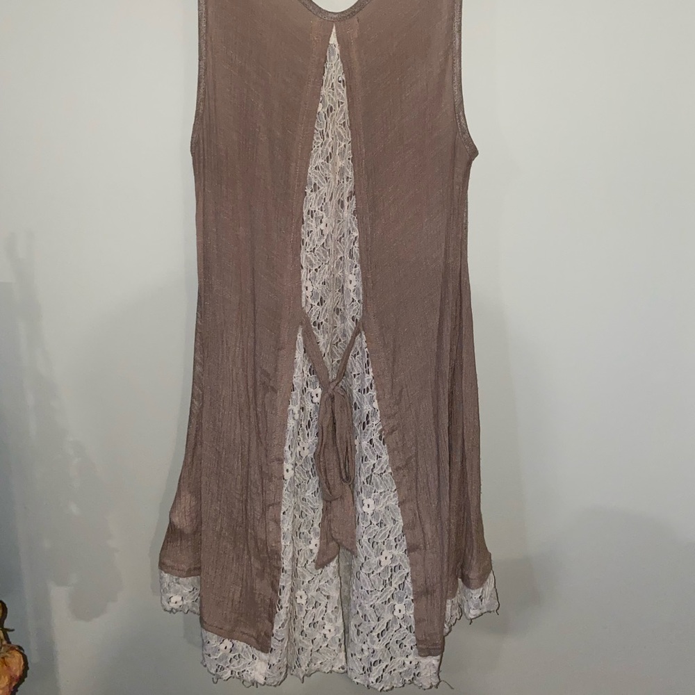 Altar’d State Long, Sheer, Tank-top - Picture 2 of 3